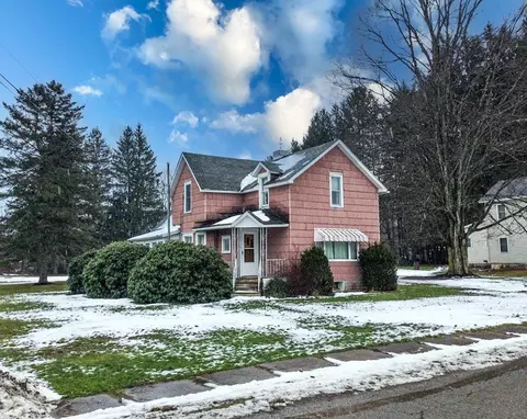37 Maple St, Roulette, PA 16746