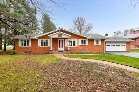 66 E Manitou Rd, Greece, NY 14612