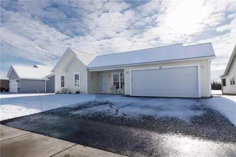 98 Beehler Ln #C18, Hamlin, NY 14464
