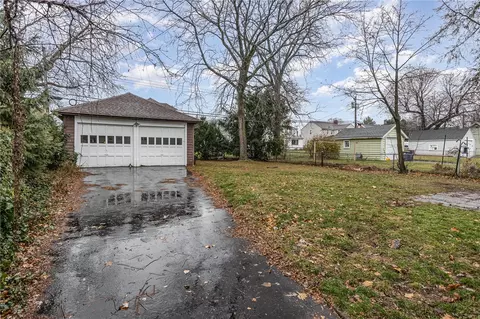 102 Walzer Rd, Irondequoit, NY 14622 photo 24