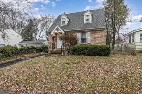 102 Walzer Rd, Irondequoit, NY 14622 photo 3