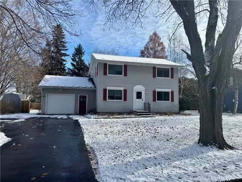 28 Cherry Dr, Sweden, NY 14420