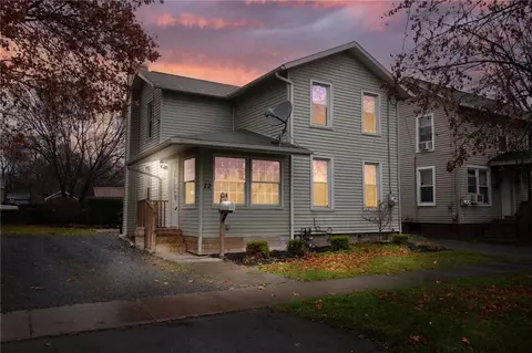 72 Saltonstall St, Canandaigua, NY 14424