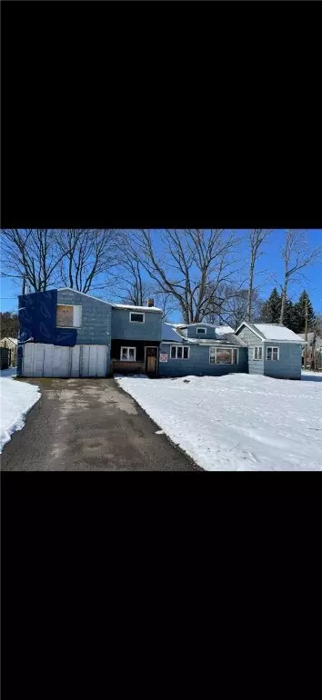 230 Rogene St, Greece, NY 14616