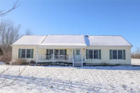 64 South Ave, Manchester, NY 14504