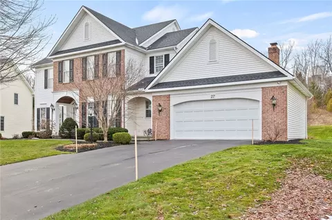 27 Caversham Woods, Pittsford, NY 14534
