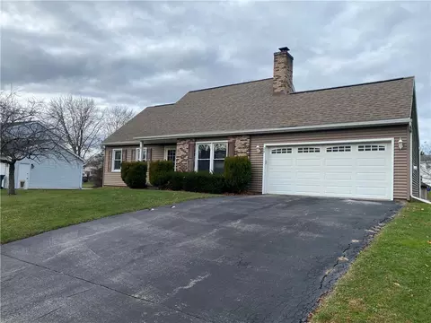 26 Carter Dr, Parma, NY 14468