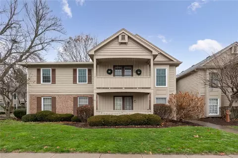 47 Wood Creek Dr, Pittsford, NY 14534