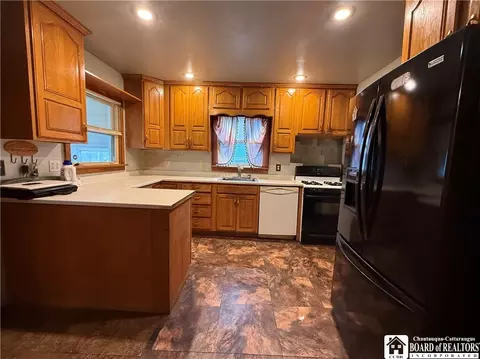 17 E Benton St, Dunkirk, NY 14048 photo 4