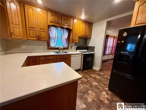 17 E Benton St, Dunkirk, NY 14048 photo 5