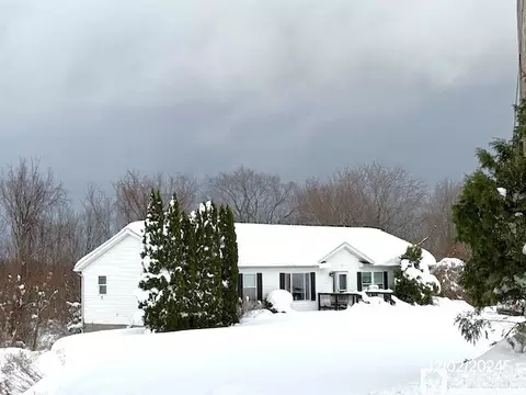 4436 Rood Rd, Pomfret, NY 14063
