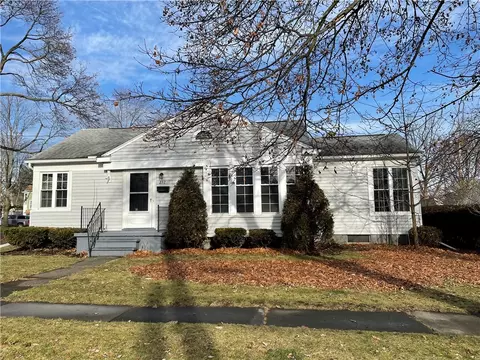 232 High St, Geneva, NY 14456
