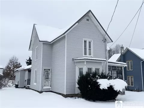 12 Sheldon St, Randolph, NY 14772