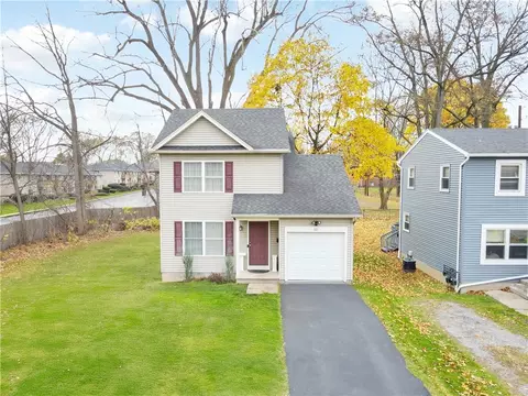 221 Leicestershire Rd, Rochester, NY 14621