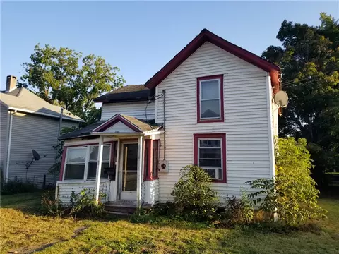 9 Whiting St, Bath, NY 14810