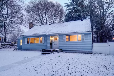10 Crest St, Rochester, NY 14612