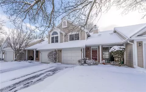 13 Running Creek Cir, Rochester, NY 14623