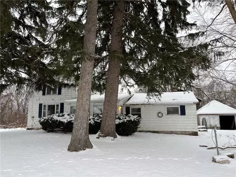 5544 Holtz Rd, Farmington, NY 14425