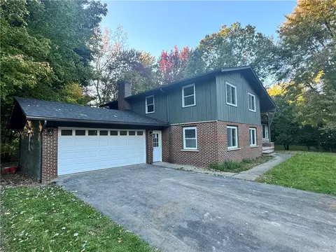 809 Lithuanica Ln, Webster, NY 14580