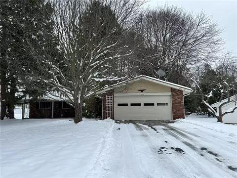 1870 Jackson Rd, Penfield, NY 14526