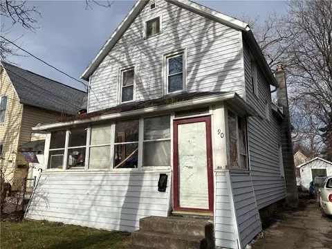 90 Leighton Ave, Rochester, NY 14609