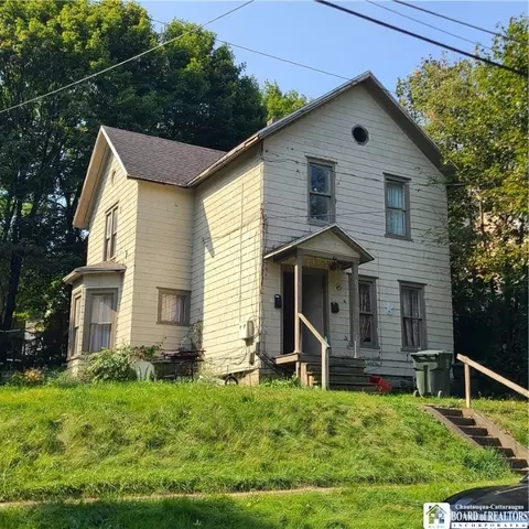 227 Mckinley Ave, Jamestown, NY 14701