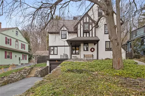 315 Cobbs Hill Dr, Rochester, NY 14610