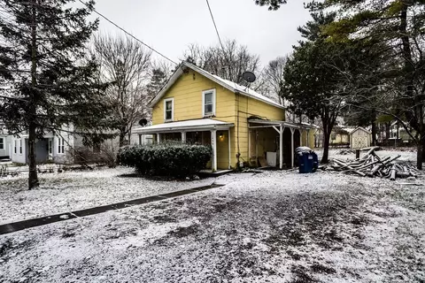 1406 Valley Dr, Syracuse, NY 13207