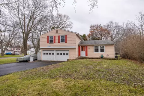 1 Edgeware Rd, Chili, NY 14624