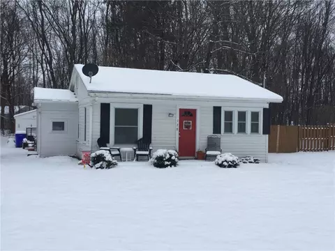 128 Linwood Ave, Gaines, NY 14411
