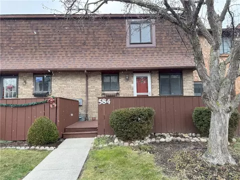 584 Surrey Hill Way #584, Rochester, NY 14623