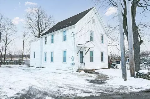 16 Cairn St, Rochester, NY 14611