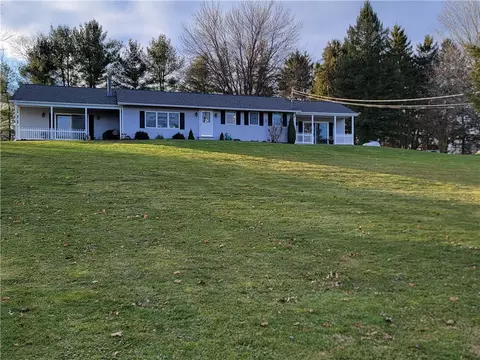 1667 Lopez Ln, Savannah, NY 13146