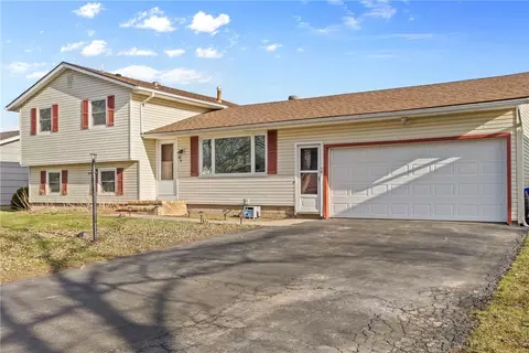 34 Capri Dr, Gates, NY 14624