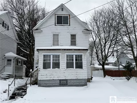 11 Mount Vernon Pl, Jamestown, NY 14701