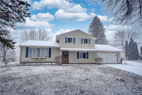 63 Shrubbery Ln, Chili, NY 14624