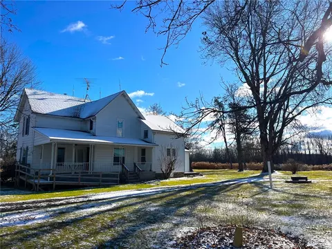 4156 Willow Rd, Wilson, NY 14172