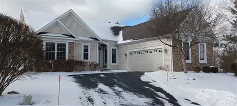 34 Nobleman Ct, Perinton, NY 14450