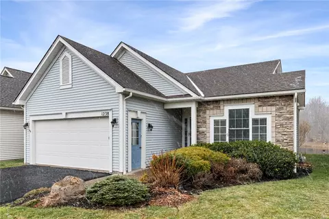 1238 Clear Pond Ln, Webster, NY 14580