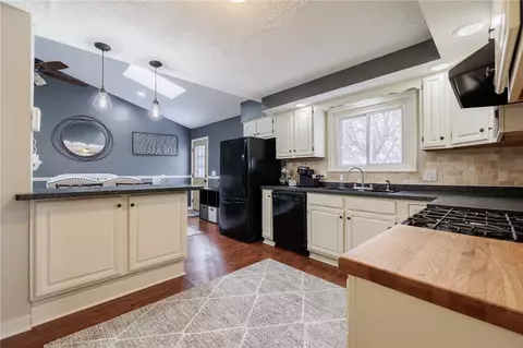103 Suburba Ave, Irondequoit, NY 14617 photo 9