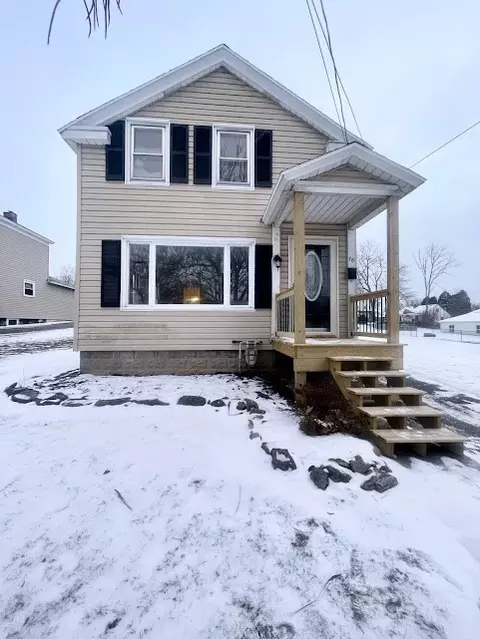 76 Pulaski St, Auburn, NY 13021