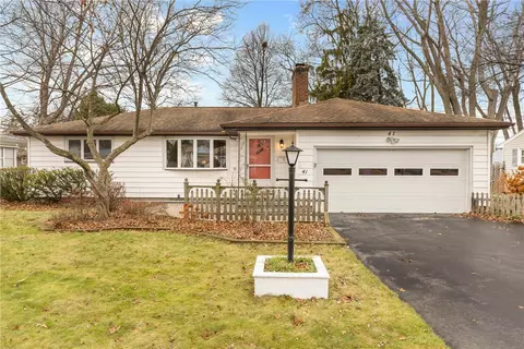 41 Verstreet Dr, Greece, NY 14616