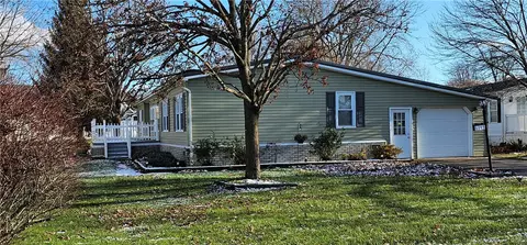 6349 Murphy Dr, Victor, NY 14564