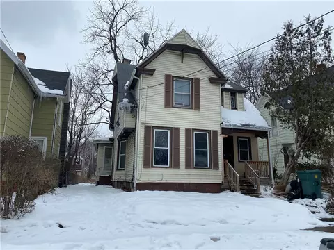 3 8th St, Rochester, NY 14609
