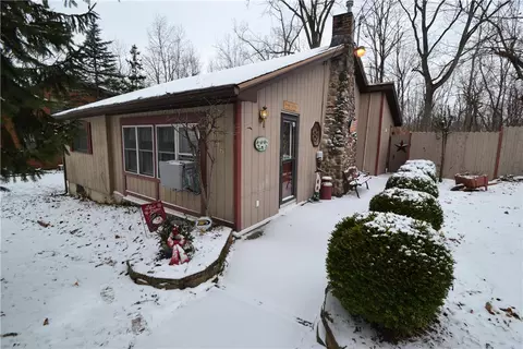 4646 Sylvan Rd, Canandaigua, NY 14424