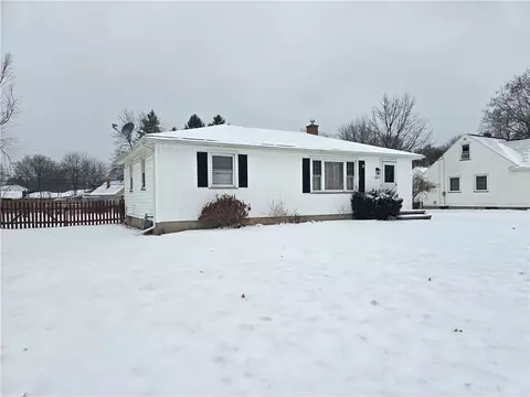 583 Adams Rd, Webster, NY 14580 photo 4