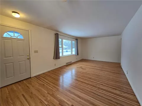583 Adams Rd, Webster, NY 14580 photo 7