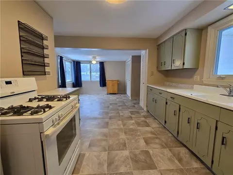 583 Adams Rd, Webster, NY 14580 photo 14