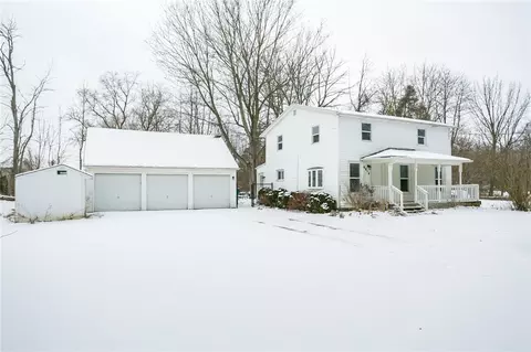 6014 Sautell Rd, Bergen, NY 14416