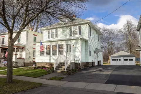 30 Roselawn Ave, Perinton, NY 14450